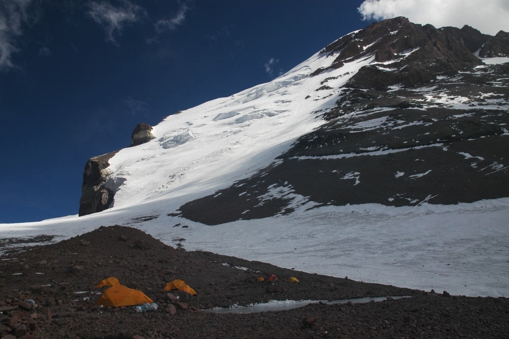 Pohled na Polský ledovec z C2 (5.900m)