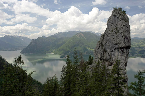 Pohled na jezero Traunsee se neokouká ani za celý den