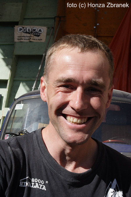 David Mazák se usmívá pro fotografa