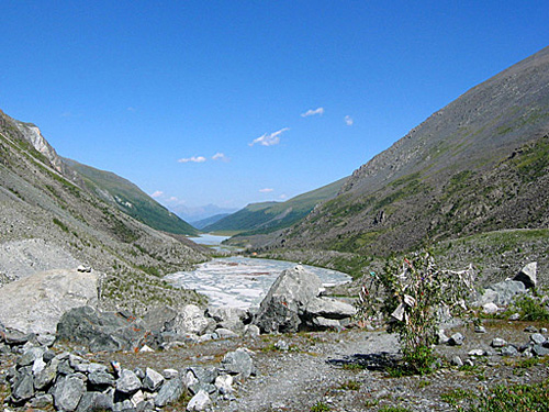 Pohled na jezero Ak-kem