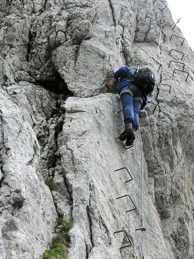 Innsbrucker Klettersteig, U sedla Frau Hitt Sattel je ferrata opravdu vzdušná