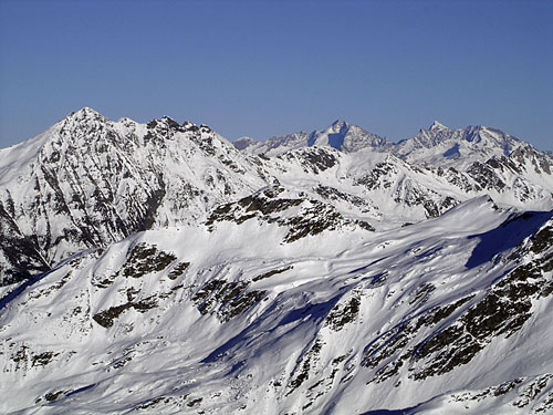 Pohled z Gleckspitze, v pozadí Olperer a Schrammacher