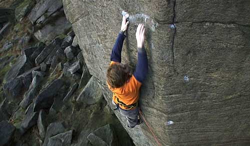 James Pearson v cestě The Promise E10 7a. Foto <a href="http://www.hotaches.com">HotAchesImages</a> & <a href="http://hotaches.blogspot.com/">hotaches.blogspot.com</a>