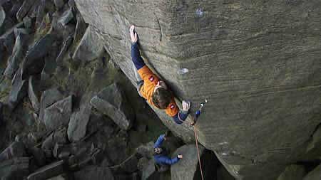 James Pearson v cestě The Promise E10 7a. Foto <a href="http://www.hotaches.com">HotAchesImages</a> & <a href="http://hotaches.blogspot.com/">hotaches.blogspot.com</a>