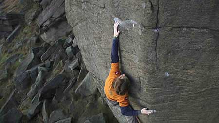 James Pearson v cestě The Promise E10 7a. Foto <a href="http://www.hotaches.com">HotAchesImages</a> & <a href="http://hotaches.blogspot.com/">hotaches.blogspot.com</a>