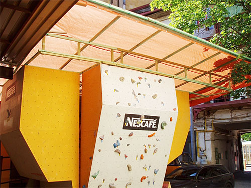 Boulder bar, závodní věž