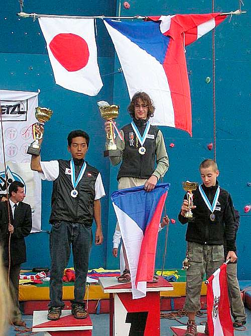 Adam Ondra vyhrál před Masahiro Higuchim (JPN) a Maxem Rudigierem (Rak.)