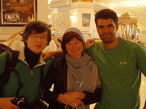 Start z přepychového hotelu (vlevo Hiro, vpravo Farzad)