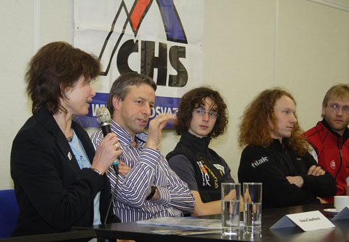 Tisková konference ČHS v únoru 2008. Alena Čepelková, Pavel Bém, Adam Ondra. Dušan Janák, Vašek Šatava