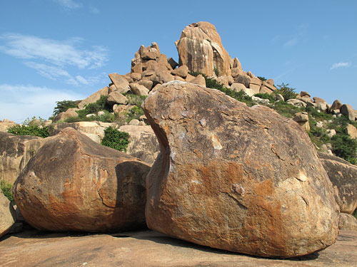 <!-- Hampi bouldering-->