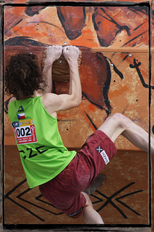 Boulder WC Moskva, Adam Ondra v kvalifikaci na boulderu 4 