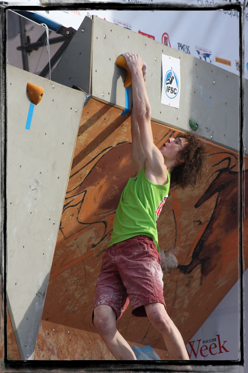 Finálový boulder