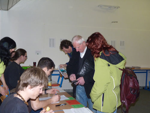 Legendární ústecký lezec Gerhard Tschunko u registrace