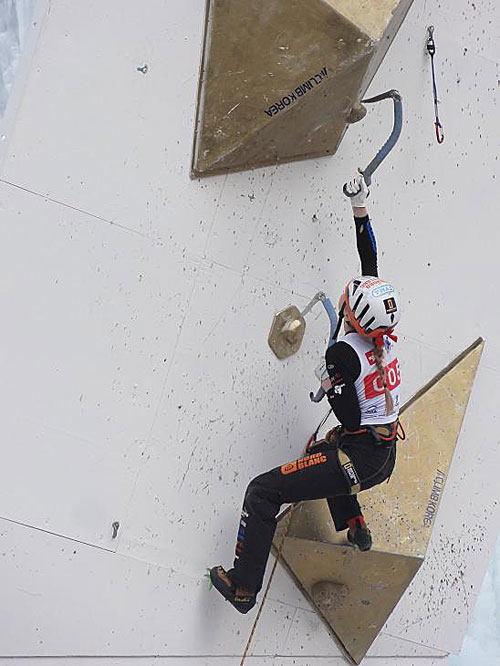 Lucie Hrozová na závodě v Cheongsongu v Koreji