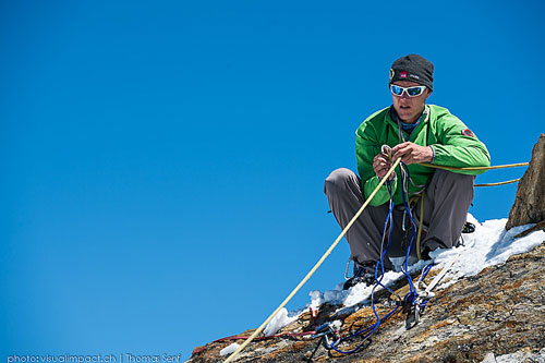 Stefan Siegrist natahuje highline.