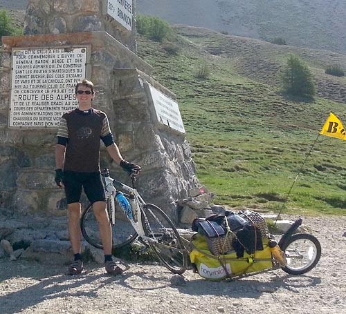 David v Col d'Izoard (2361 m), tradičním vrchařském cíli Tour de France. Výšlap z Brianconu má 20 km a stoupání 5,8%