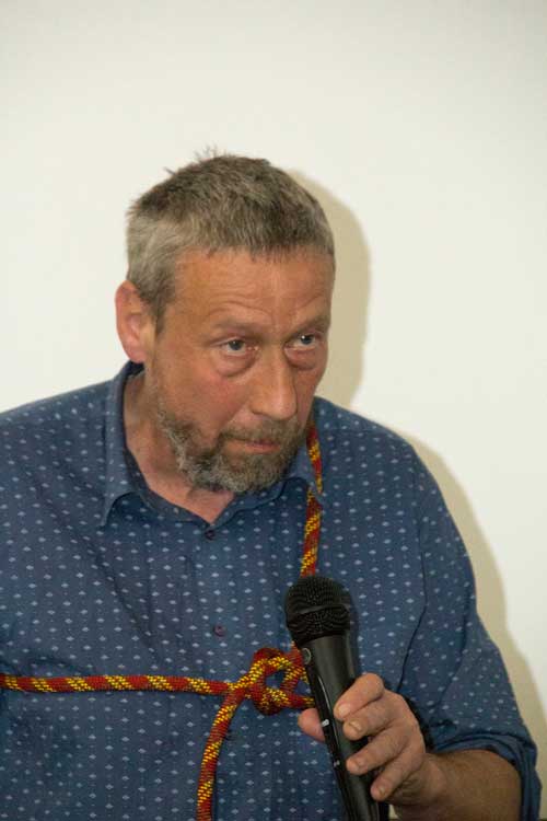Jan Šlechta se zlískal sponzorským pivem a jeho představení coby kandidáta byla spíš humorná kulturní vložka