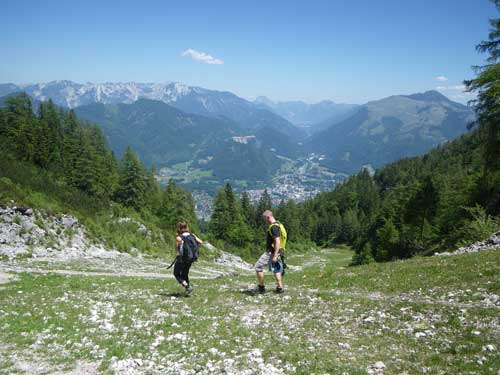 Klettersteig Katrin - Katka a Hynek sestupují k nástupu