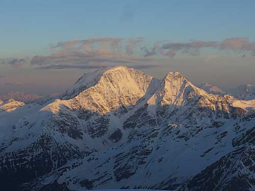 Donguz Orun a Nakra Tau
