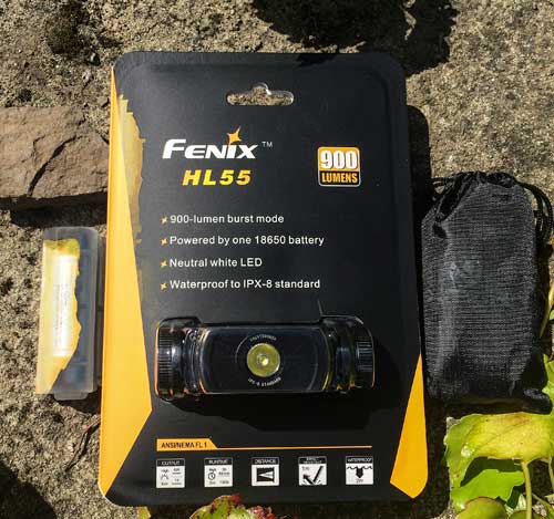 Balení Fenix HL 55 a přídavný akumulátor s nabíječkou