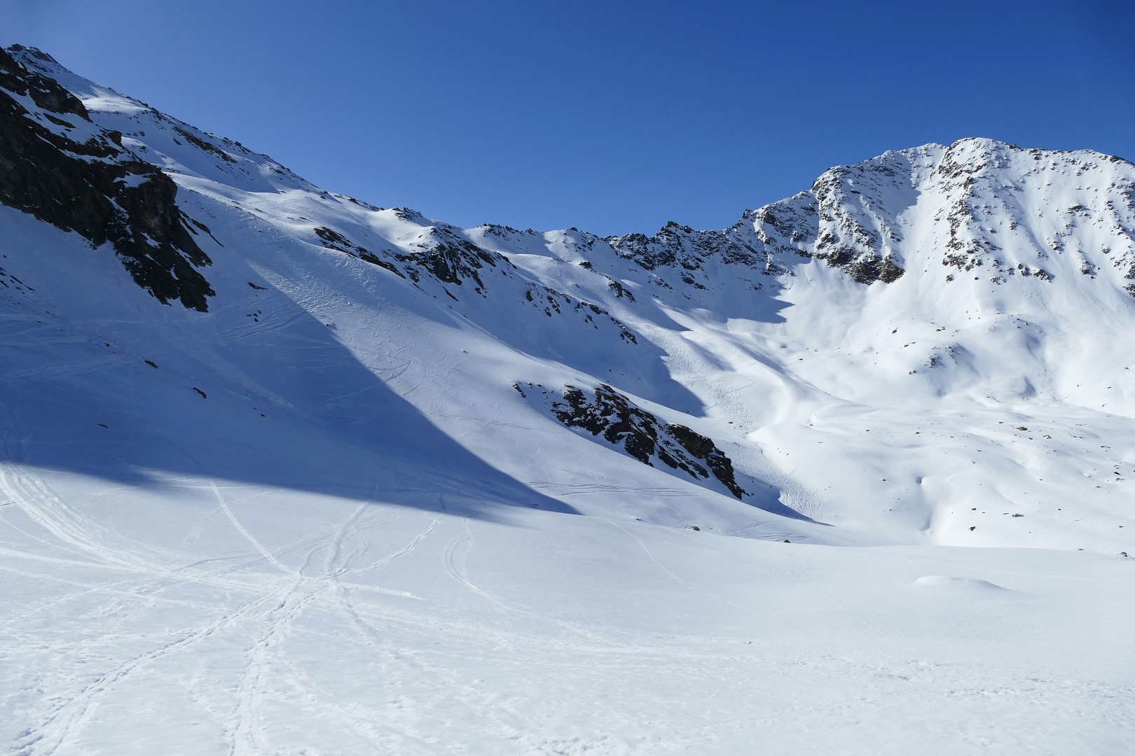 Sjezd ze sedla a výstup na chatu